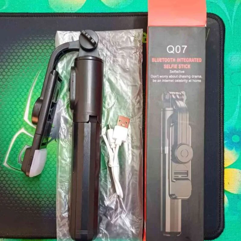 Q07 Selfie Stick Tripod Stand with LED Flash Light | Kinbo.site
